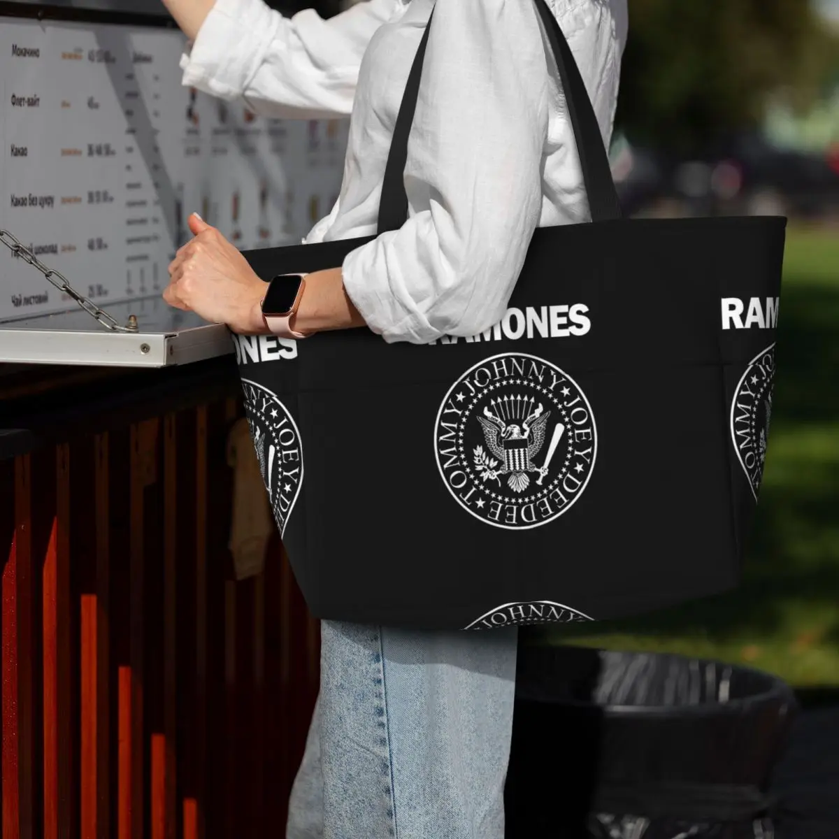 The Ramone Merch Beach Tote Ba - Yoga Fitness Merch 评论和价格